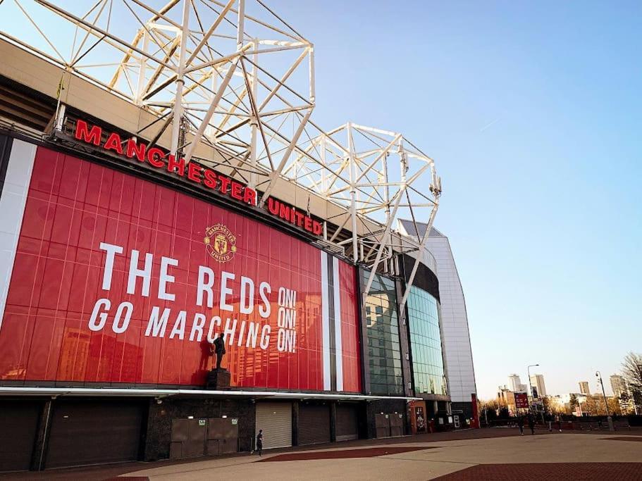 Modern Trafford 1Br Apartment-Free Parking-Cinema Room แมนเชสเตอร์ ภายนอก รูปภาพ